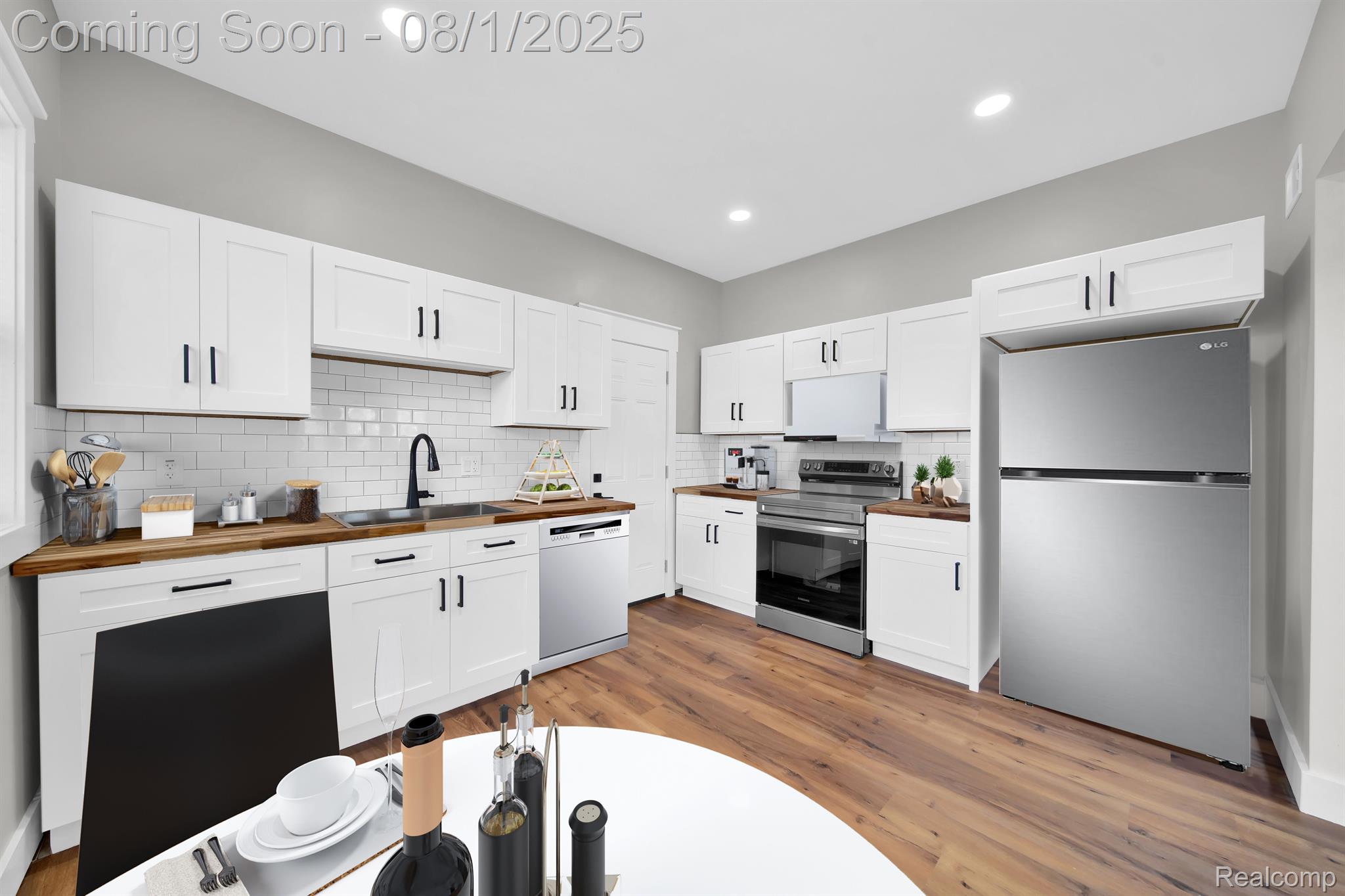 Detroit City, Michigan 48206, United States, 4 Bedrooms Bedrooms, ,2 BathroomsBathrooms,Residential,Coming Soon,181763