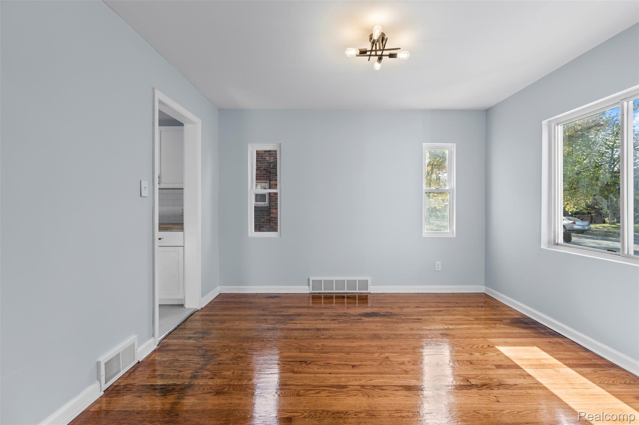 10130 Somerset Avenue