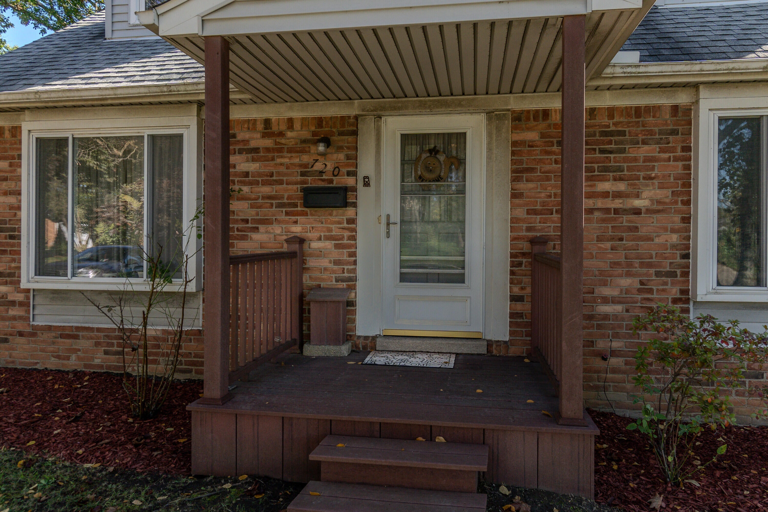 720 N Maple Road