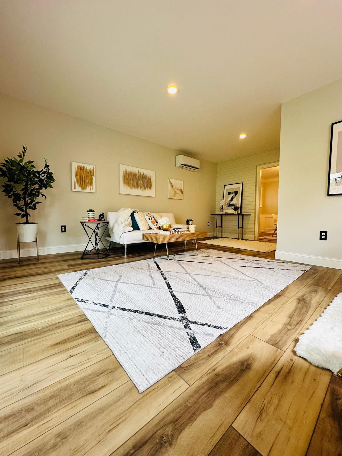 903 MARYWOOD Drive