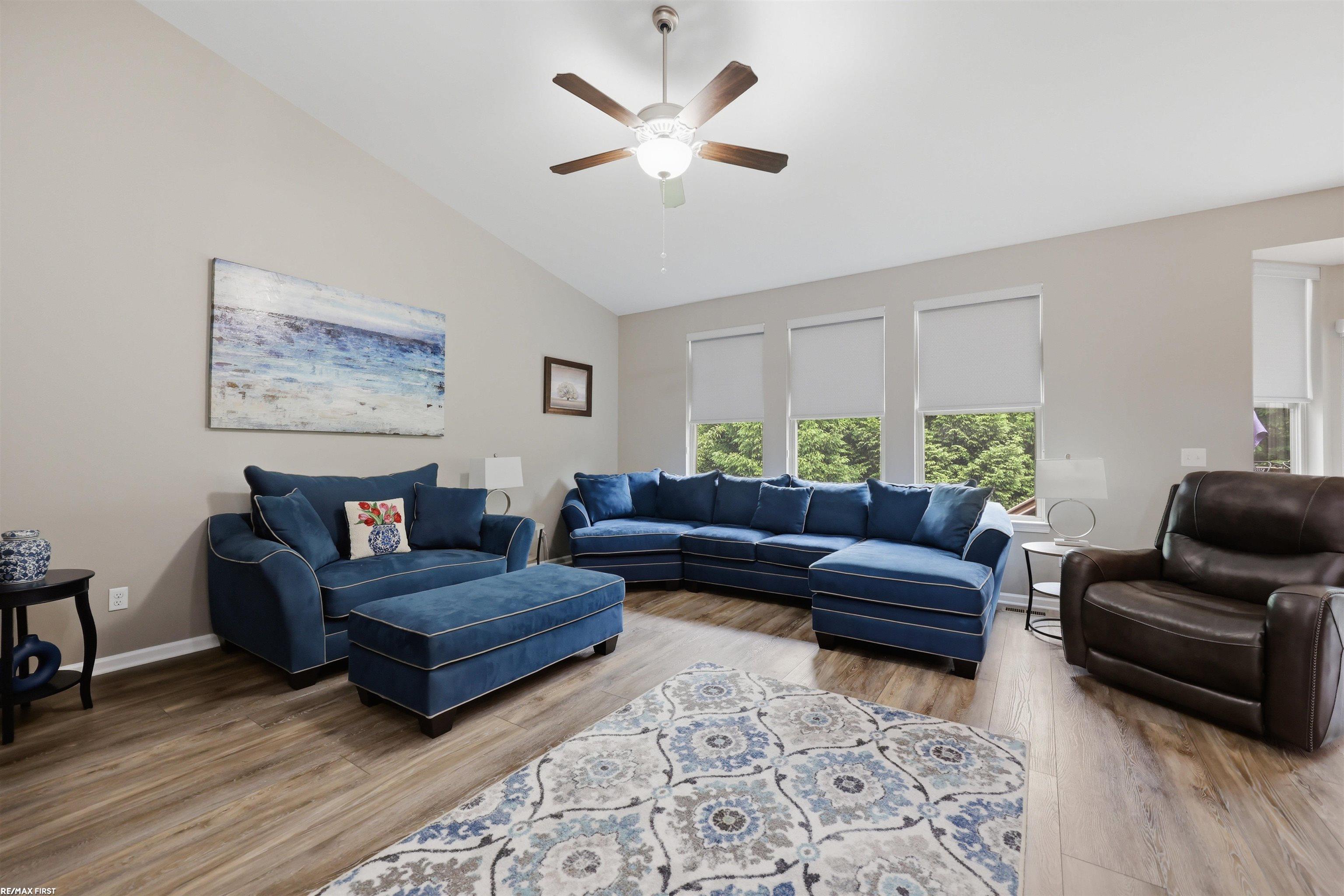 40478 Oakbrook Drive