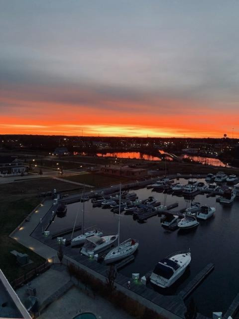 800 Whitwam Drive 5 & 5A