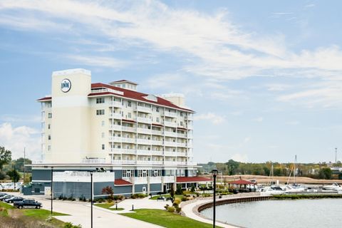 800 Whitwam Drive 5 & 5A St Joseph City MI 49085