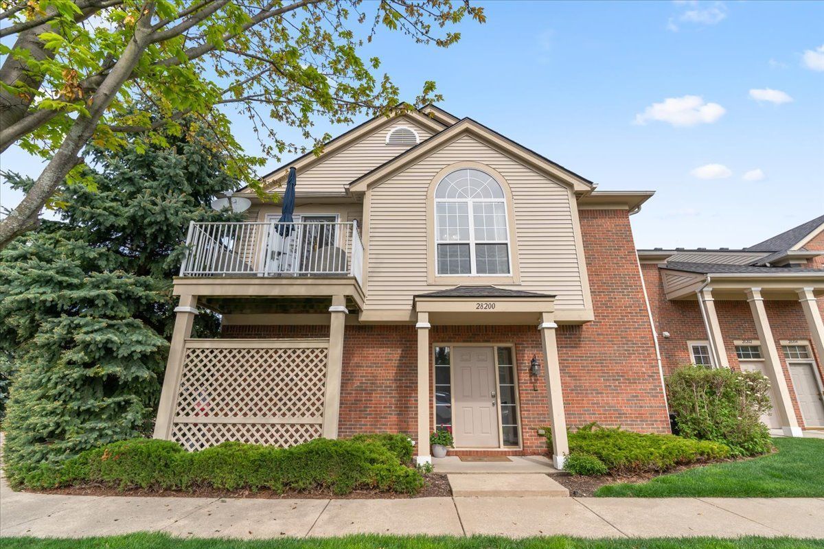 28200 CHESAPEAKE Circle