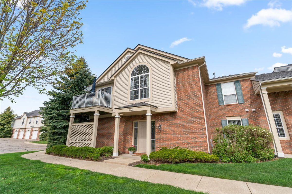 28200 CHESAPEAKE Circle