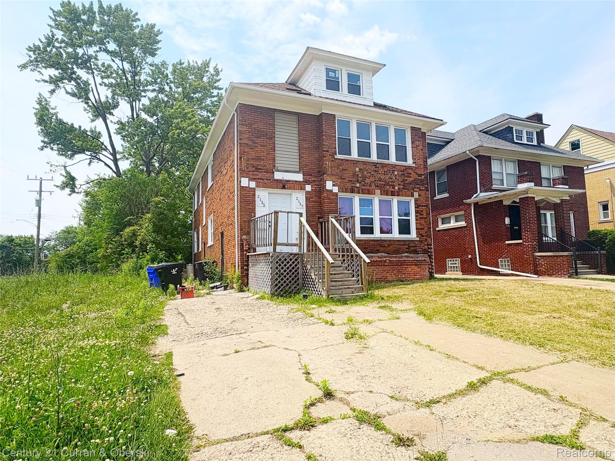 2135 Lakewood