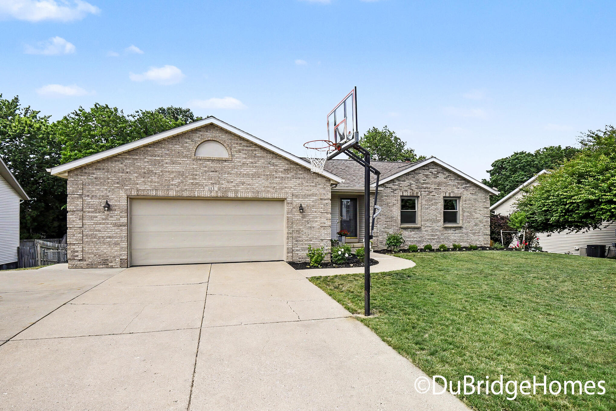 153 Suncrest Court SW