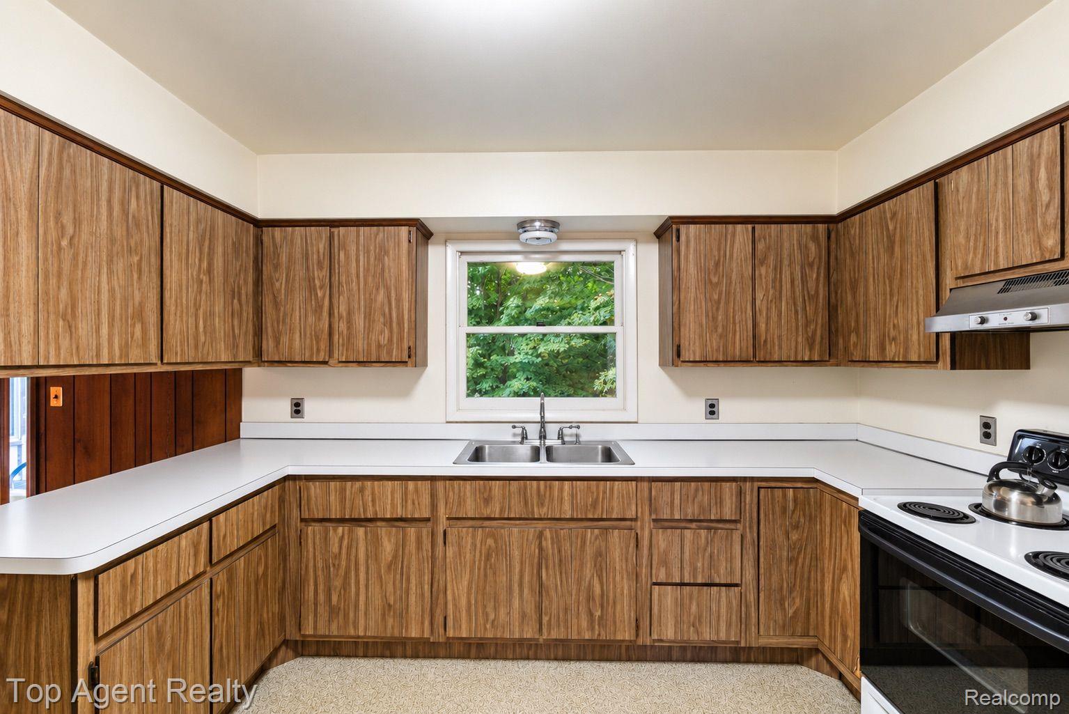 8269 Currie Road