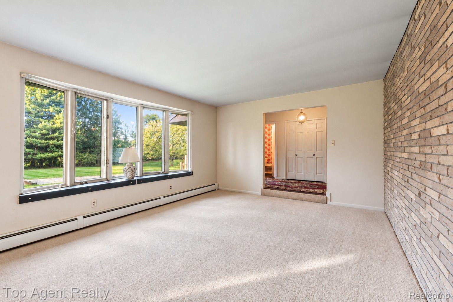 8269 Currie Road