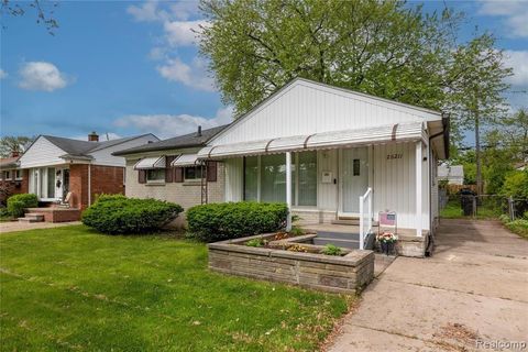 26211 Linwood Street Roseville City MI 48066