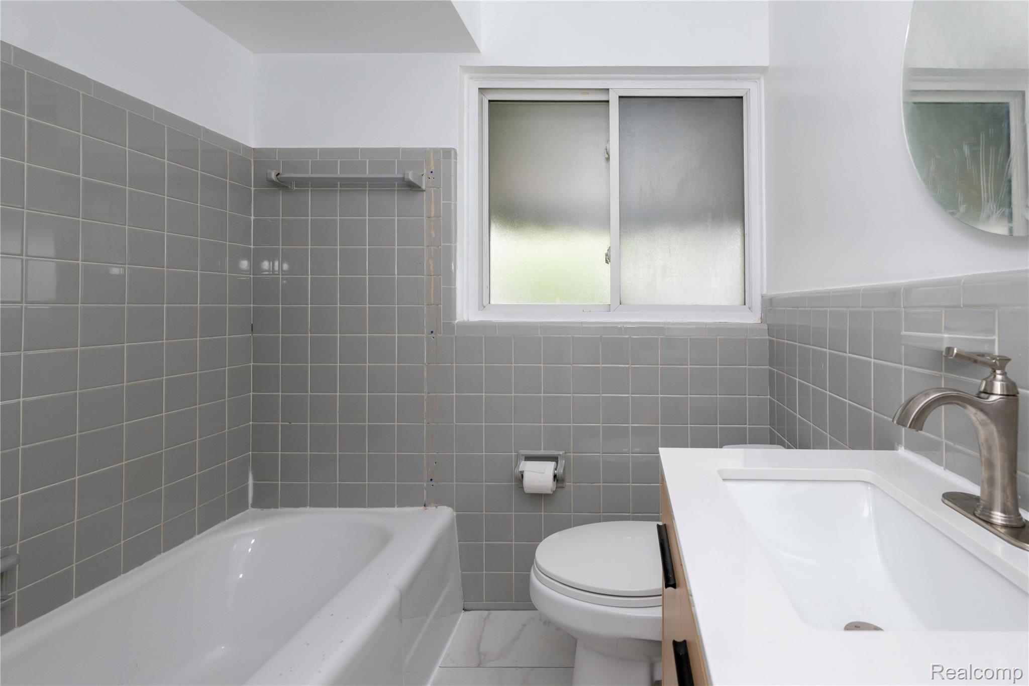 26211 Linwood Street