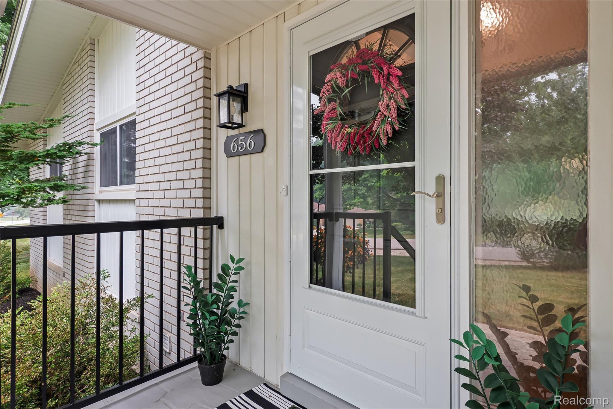656 Lynndale Court