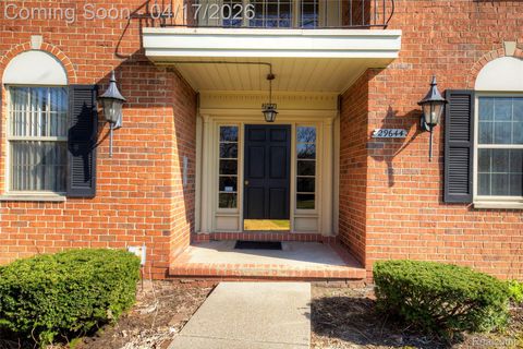 29644 Middlebelt Road 2502 Farmington Hills City MI 48334