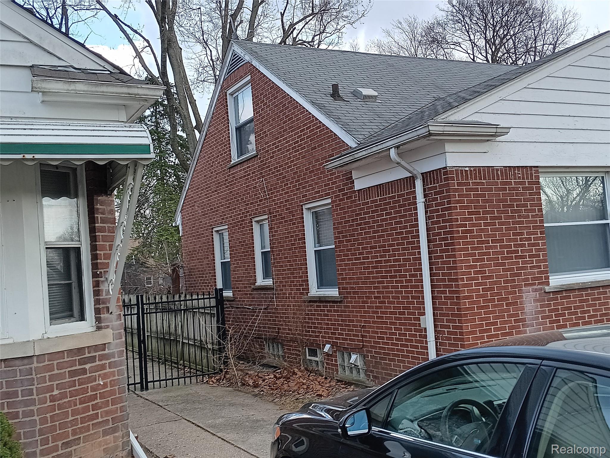 11332 Riverdale