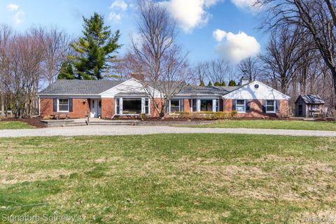 21890 Hampton Street Beverly Hills Village MI 48025