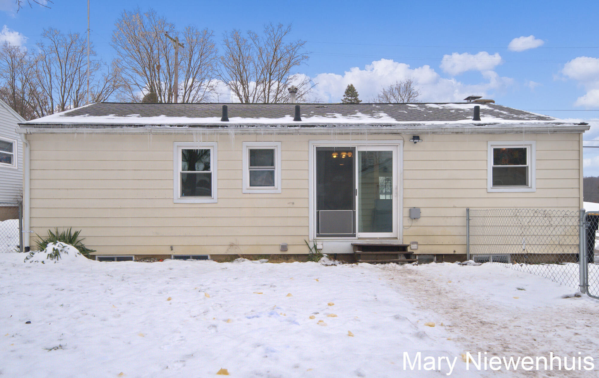 174 Brandywyne Drive NW