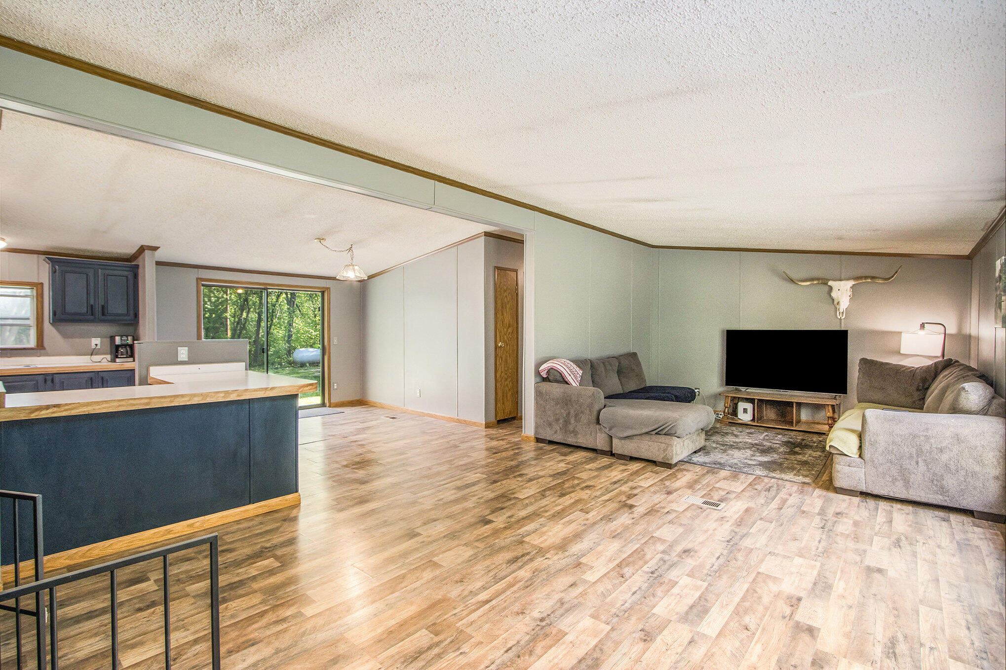 115 E X Y Avenue