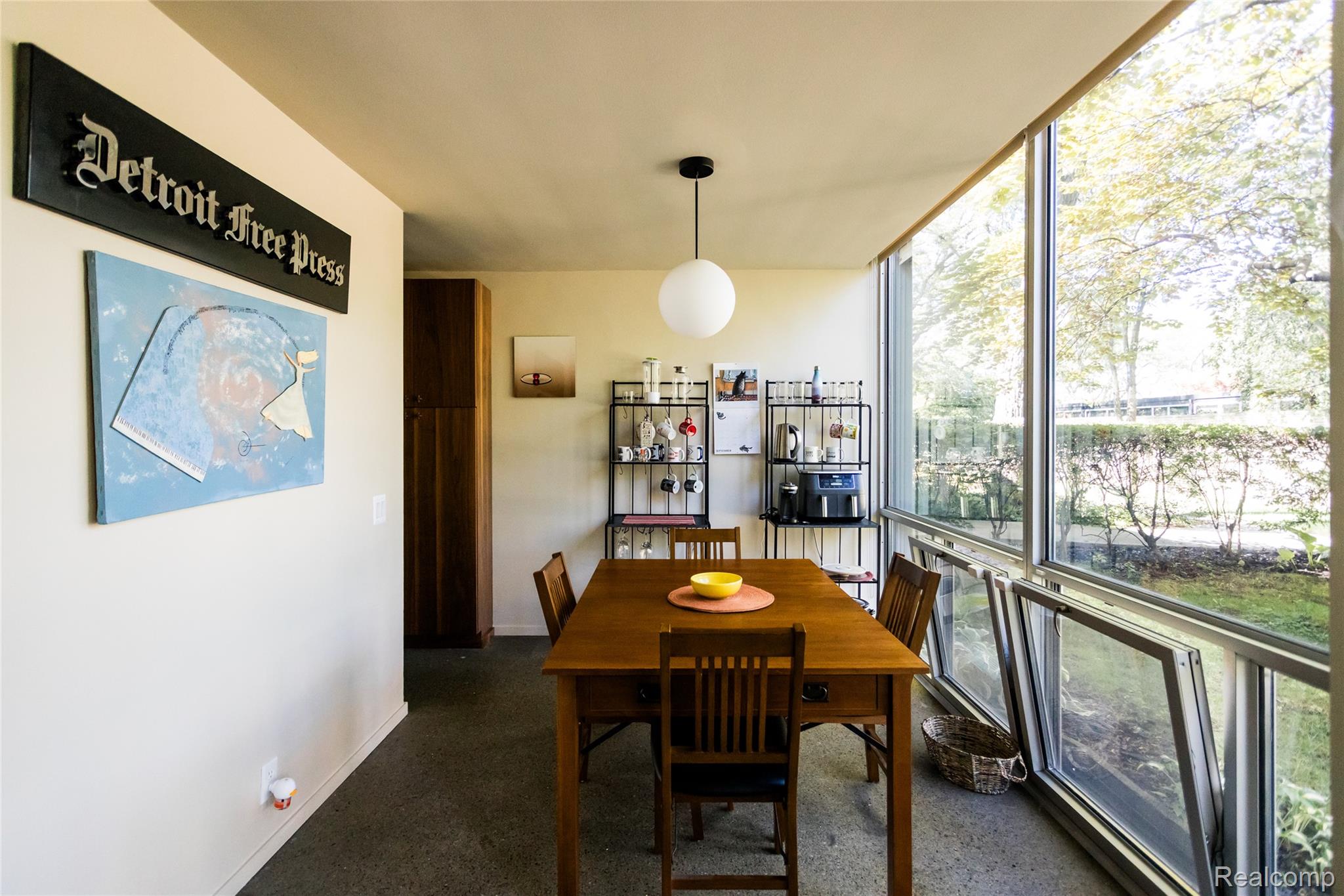 1344 Nicolet Place