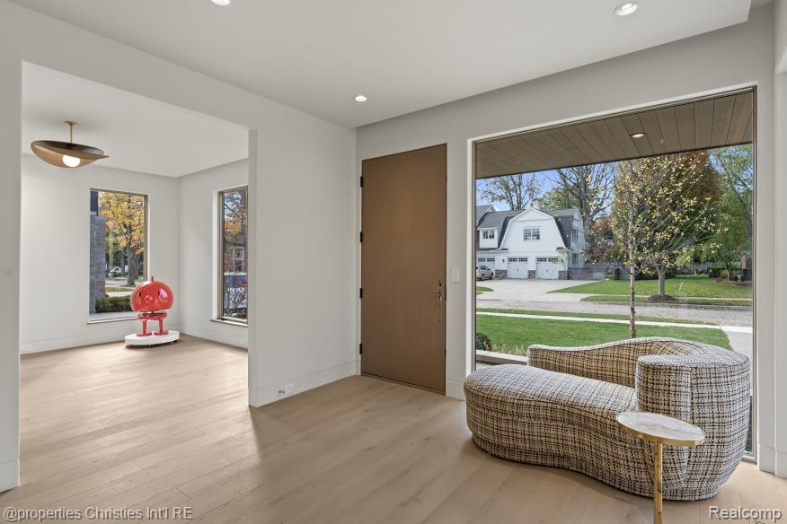 1260 Lyonhurst Street