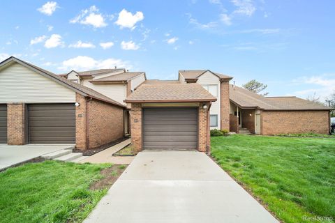 6540 RIDGEFIELD Circle 204 West Bloomfield Charter Township MI 48322