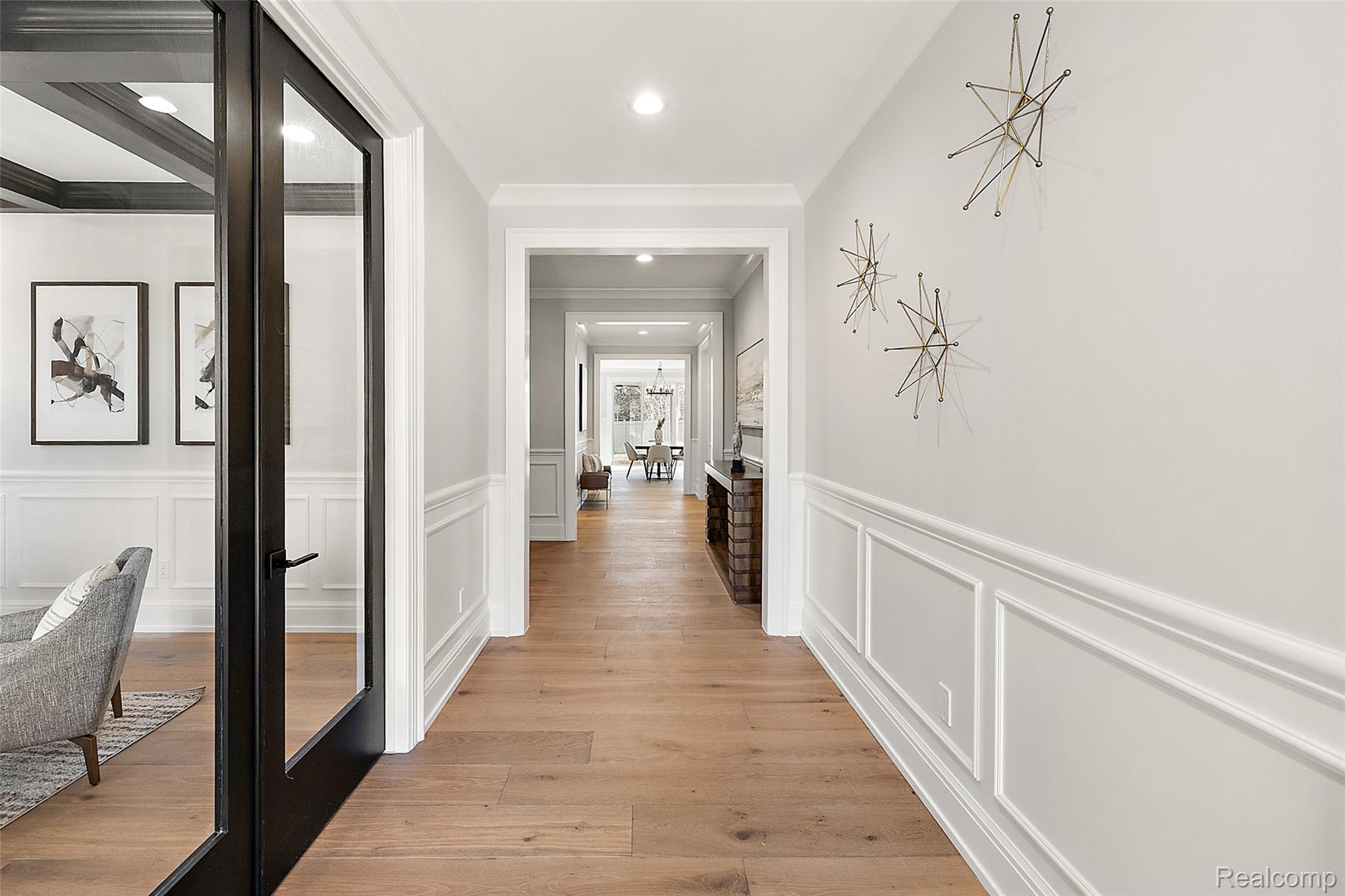 2182 Buckingham Avenue