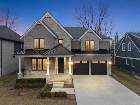 2182 Buckingham Avenue Birmingham City MI 48009