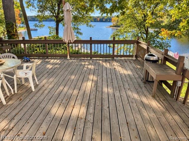 5736 Silver Birch Road