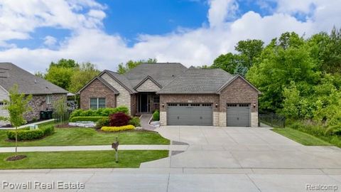 Photo of 423 Verona Drive, Rochester Hills City, MI 48307 (MLS # 20251053142)
