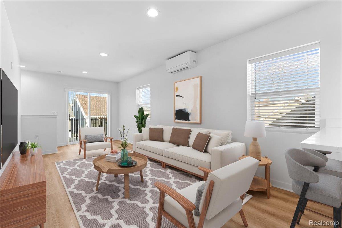 1440 Lakepointe Street