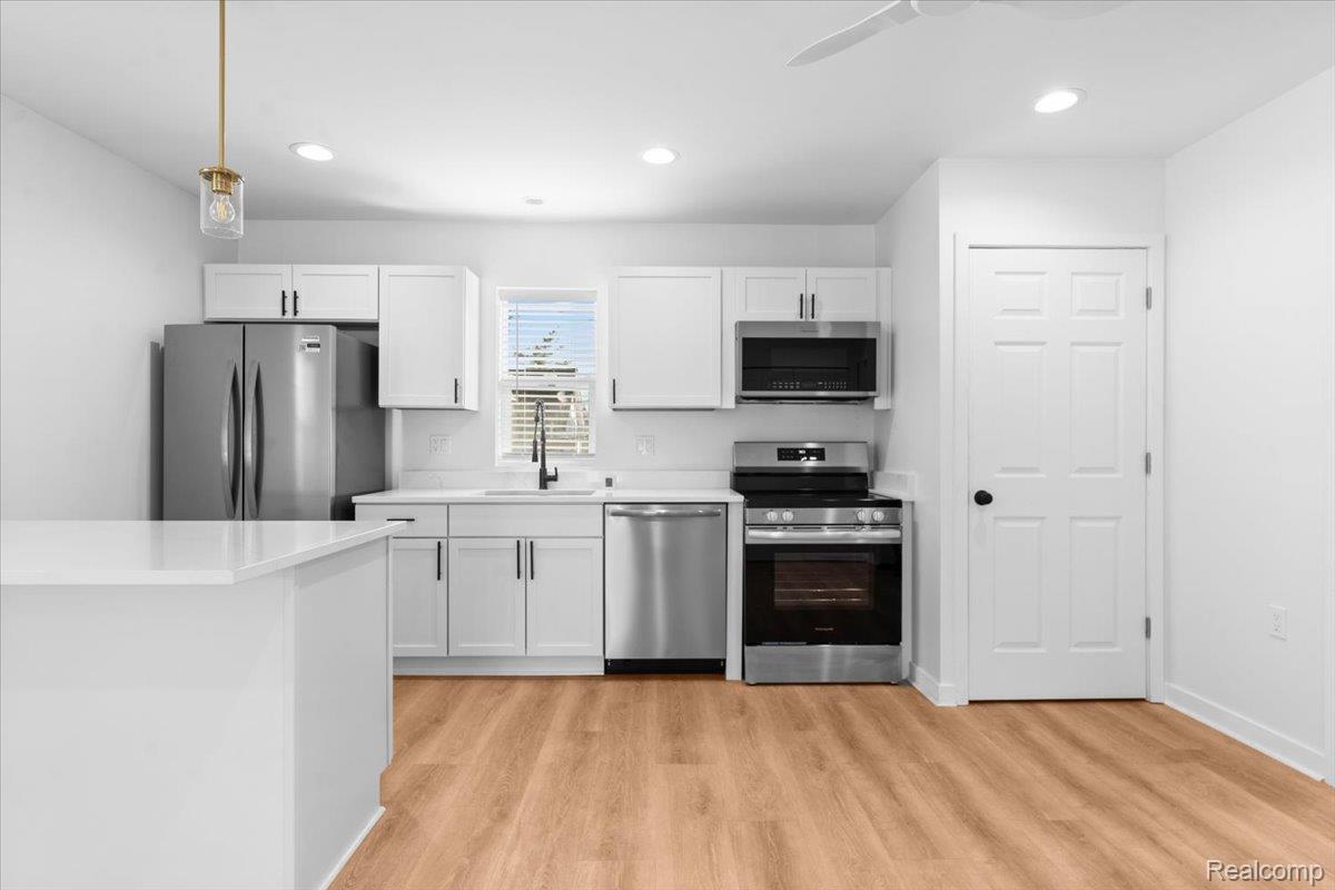 1440 Lakepointe Street