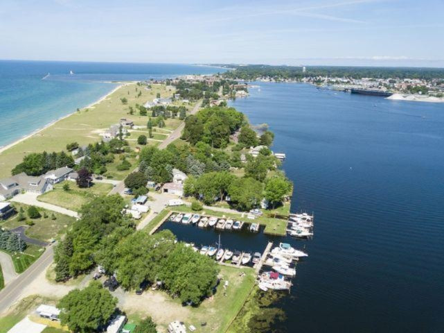 846 S Lakeshore Drive