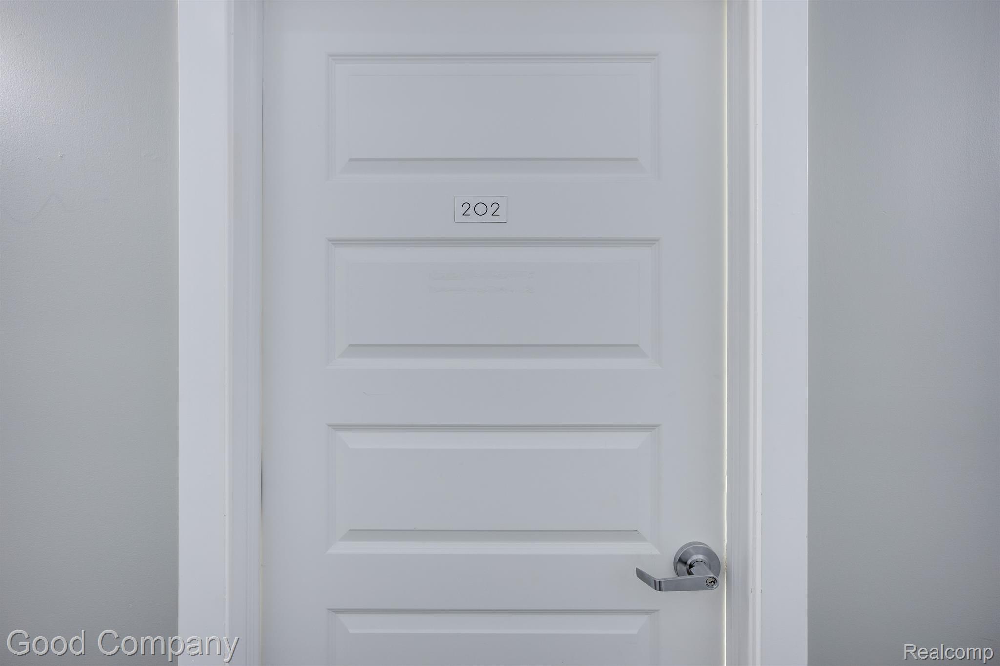 628 E PARENT Avenue 202
