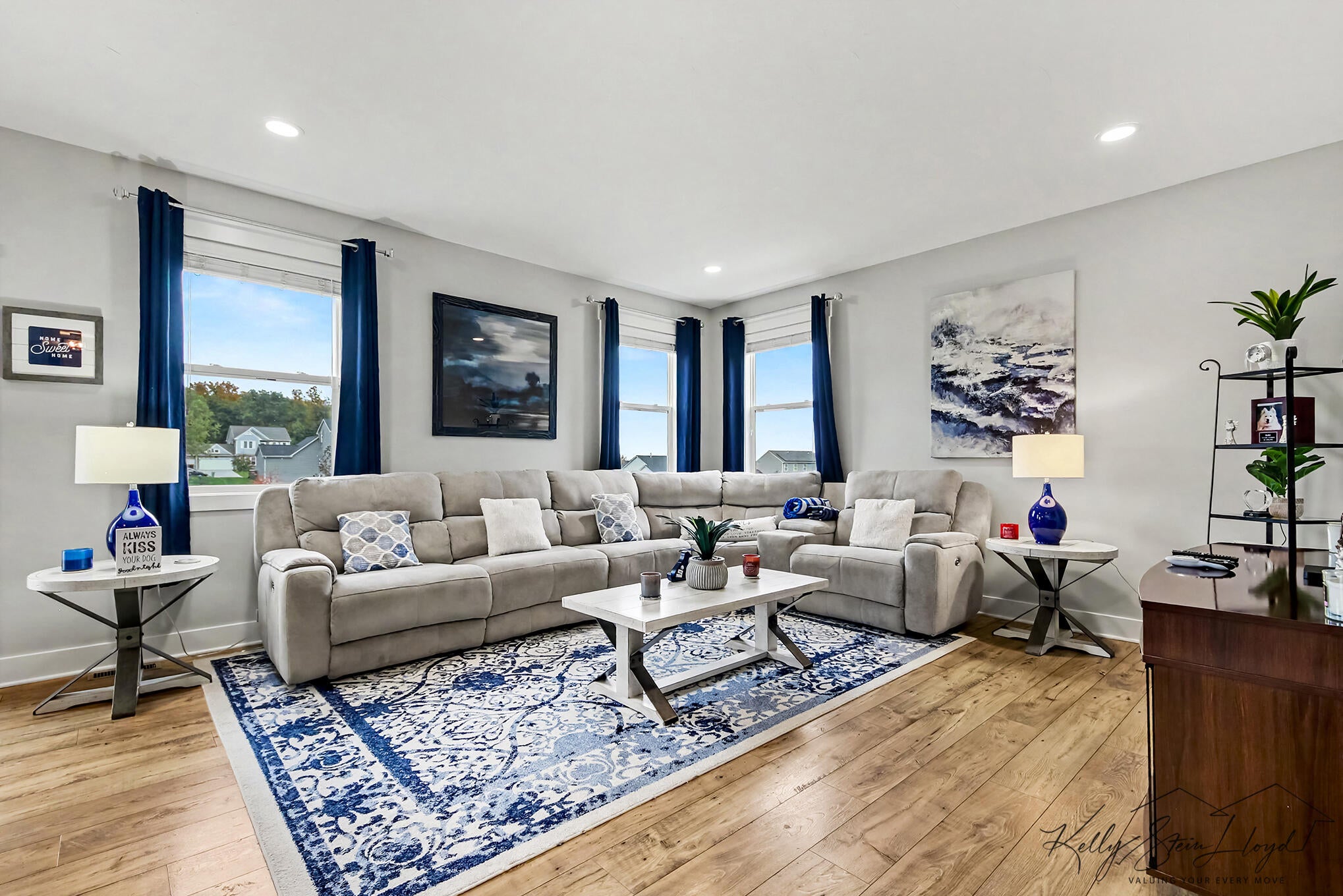 3273 Oakmont Drive