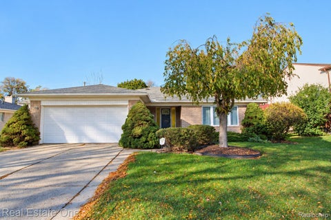 Photo of 29530 Sharon Lane, Southfield City, MI 48076 (MLS # 20261085205)