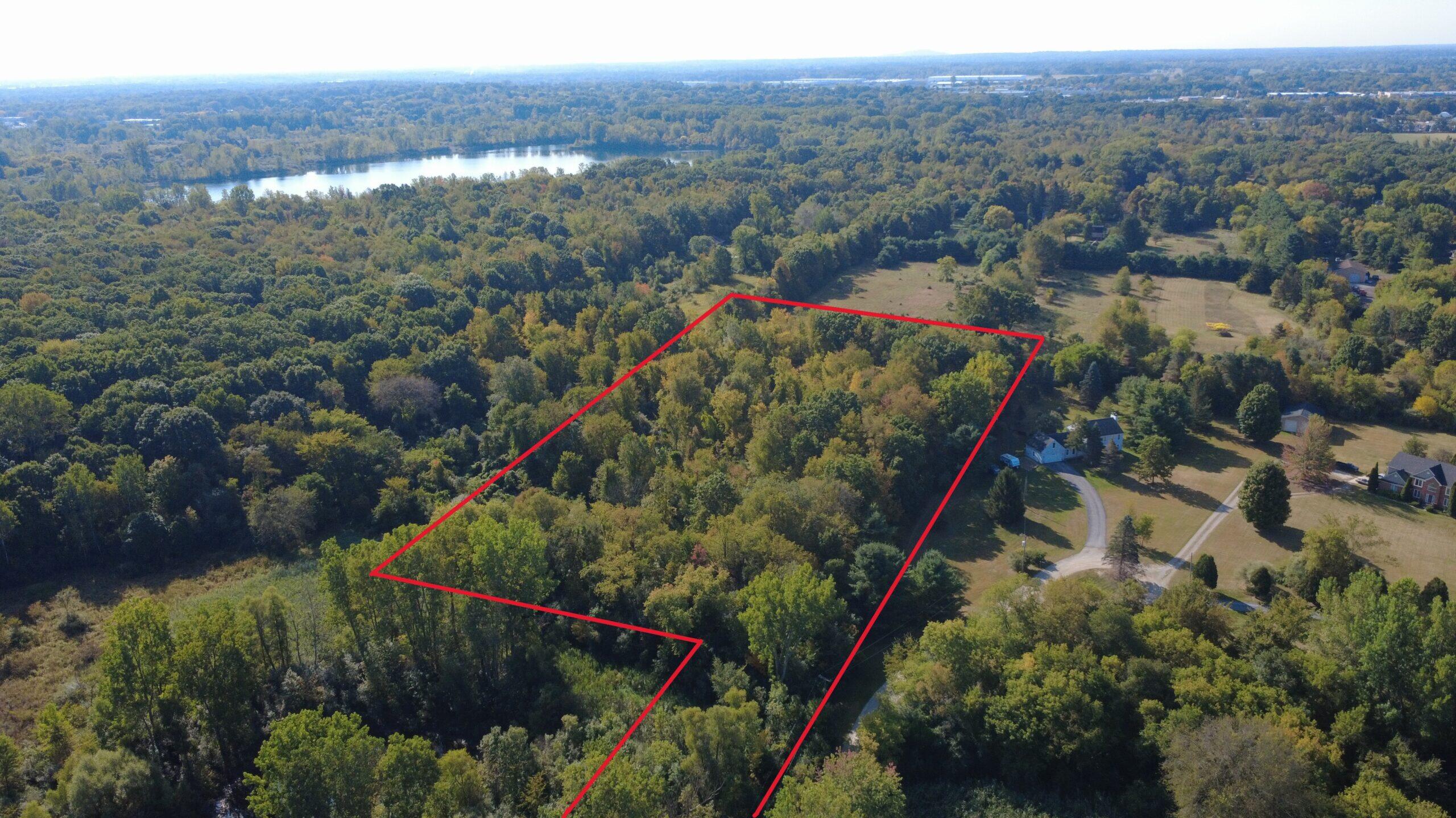 727 W W. Maple Road Road