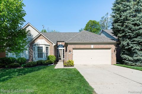 Photo of 1110 Churchill Circle, Rochester City, MI 48307 (MLS # 20261027622)