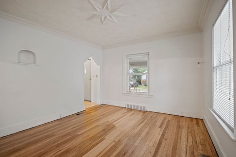 A home in RoyalOakCity_Oakland