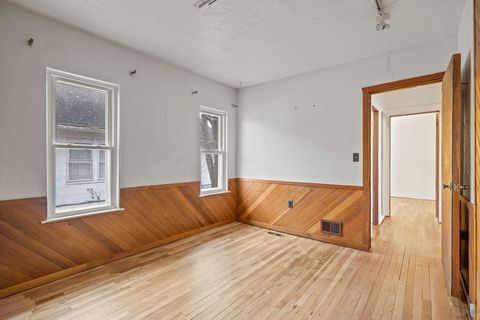 A home in RoyalOakCity_Oakland
