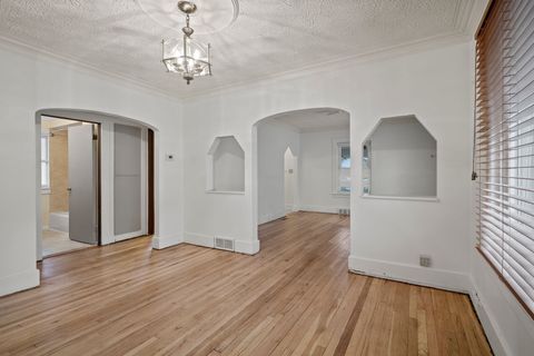 A home in RoyalOakCity_Oakland