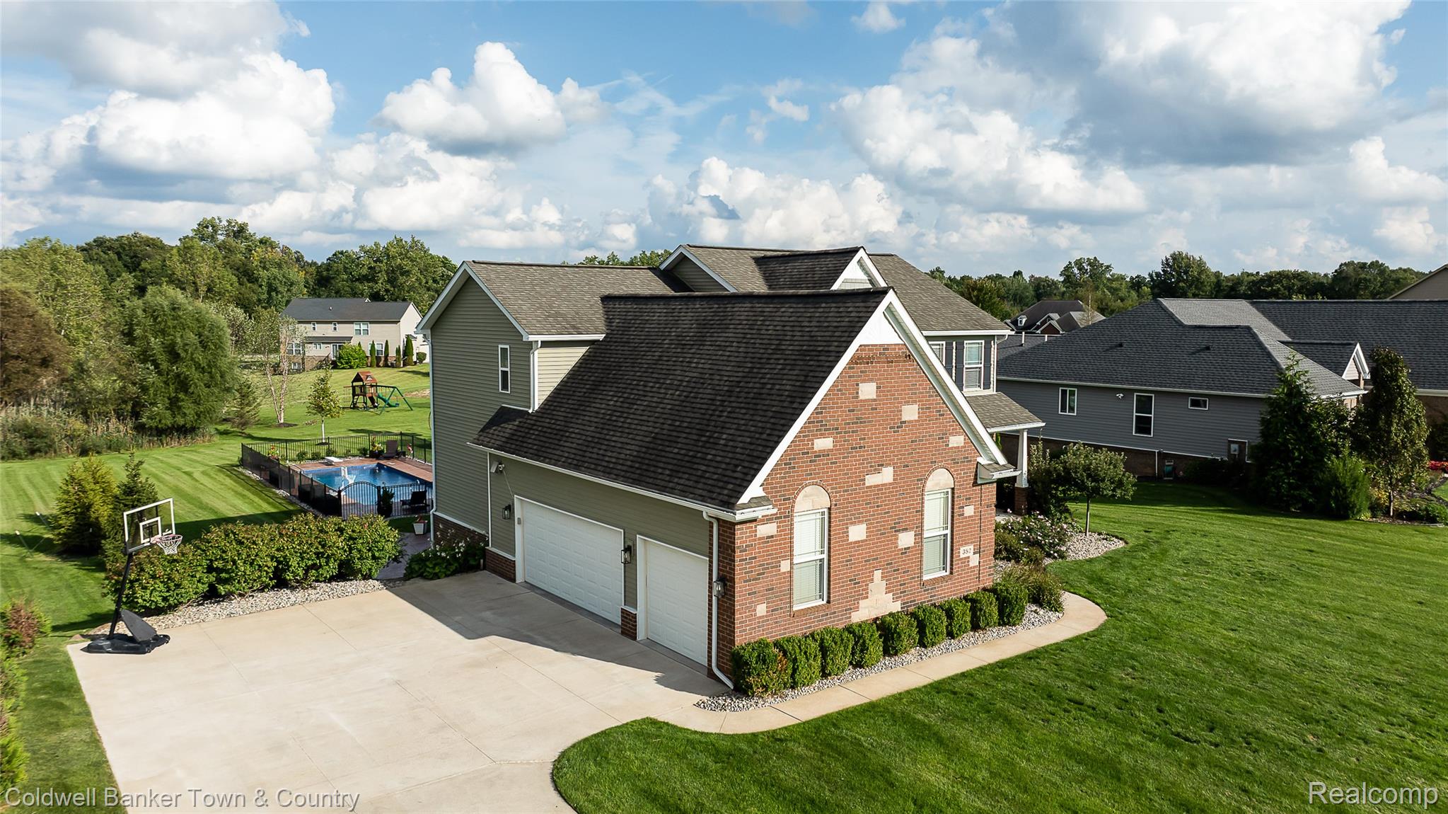 352 Daubony Drive