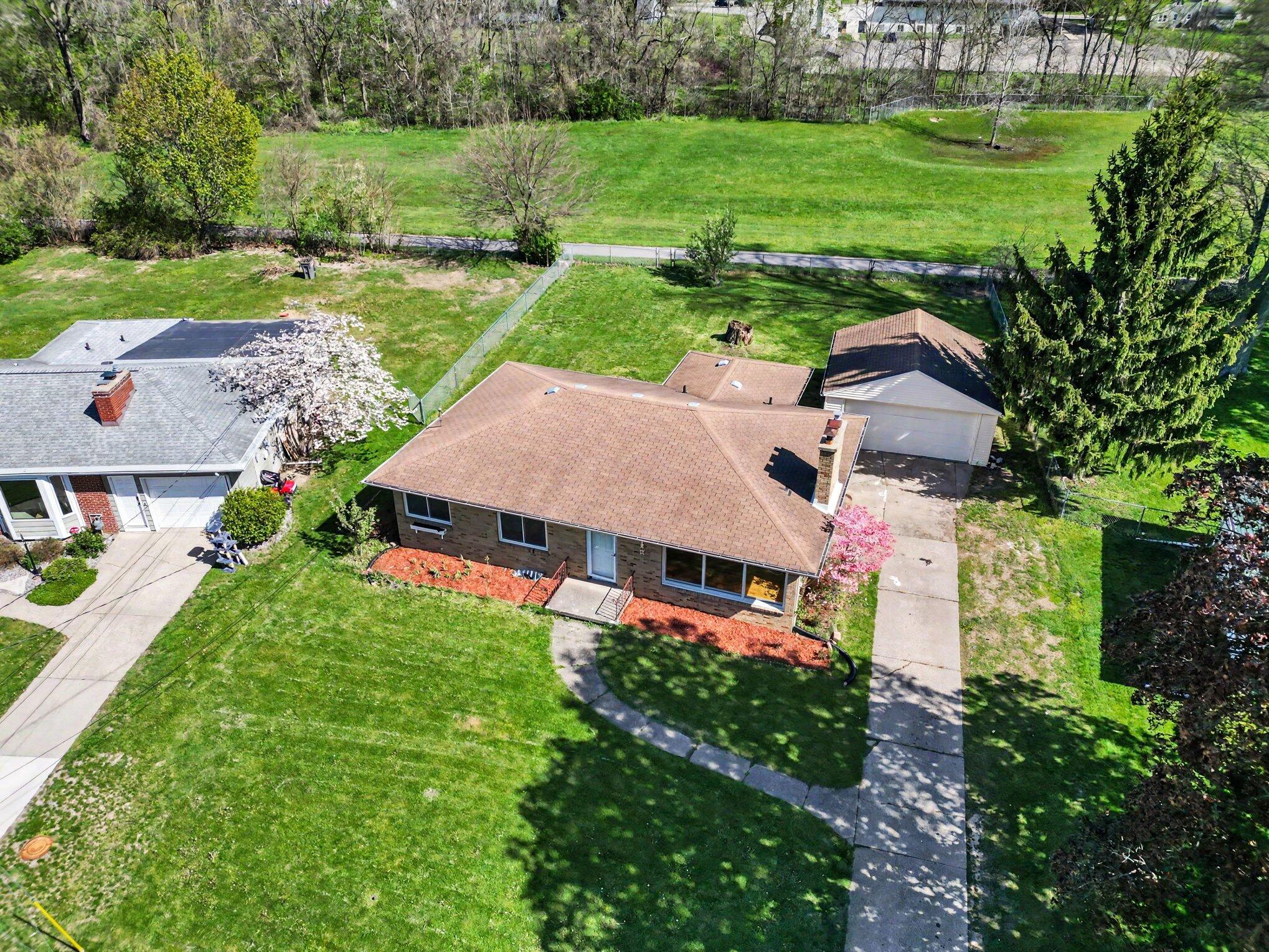 1411 Meadowlane Drive SE