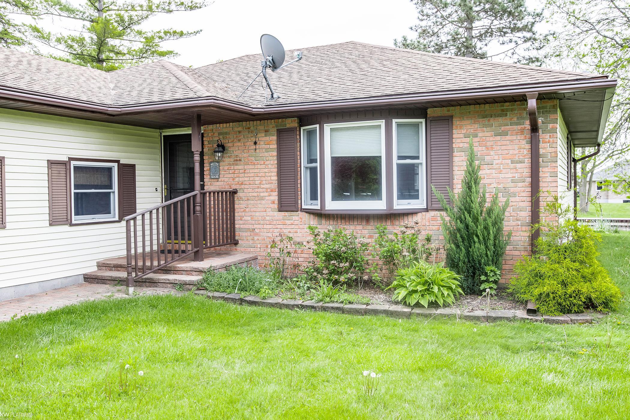 2830 Woodstock Circle