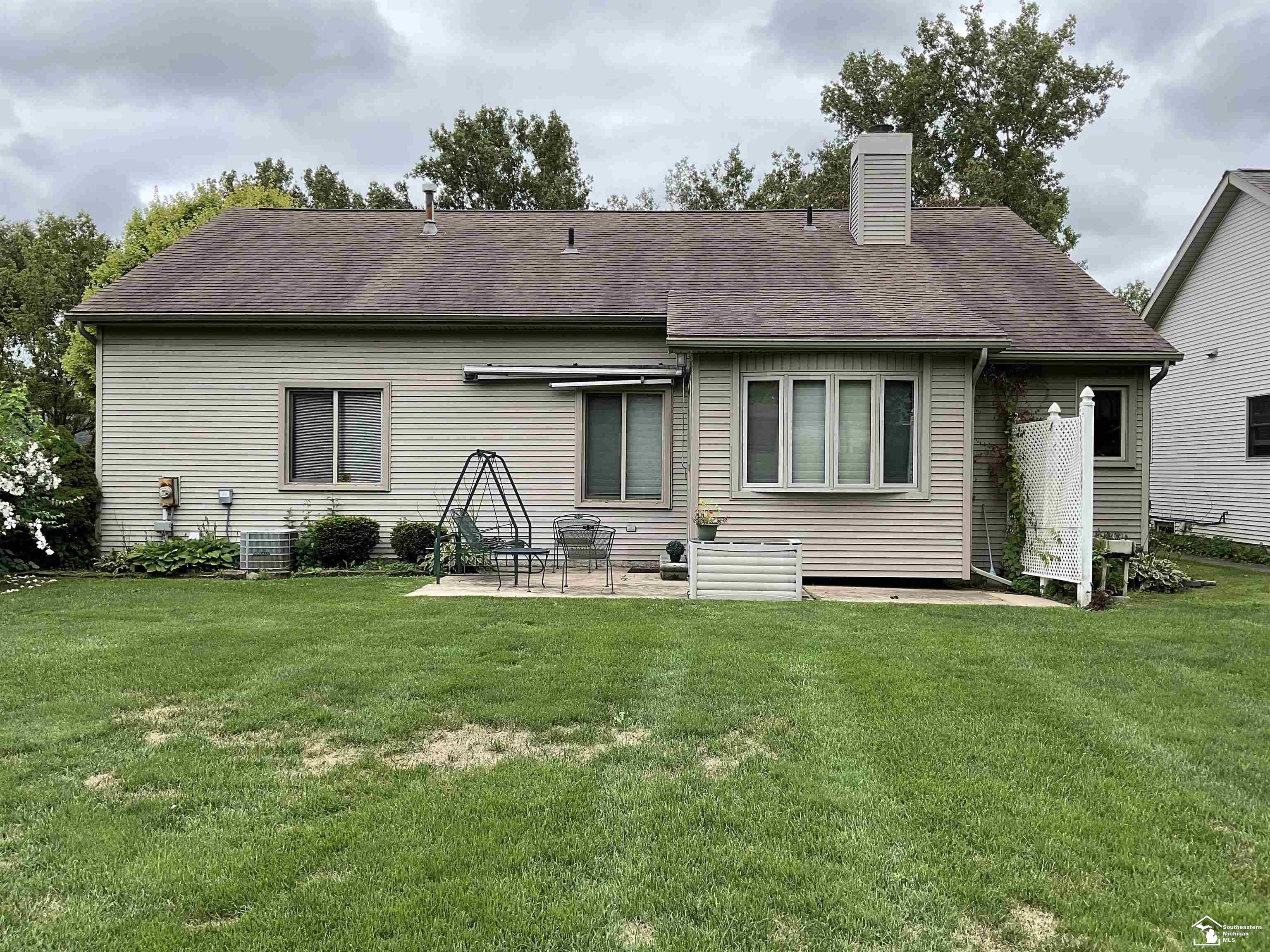 1704 W Fredericks Drive