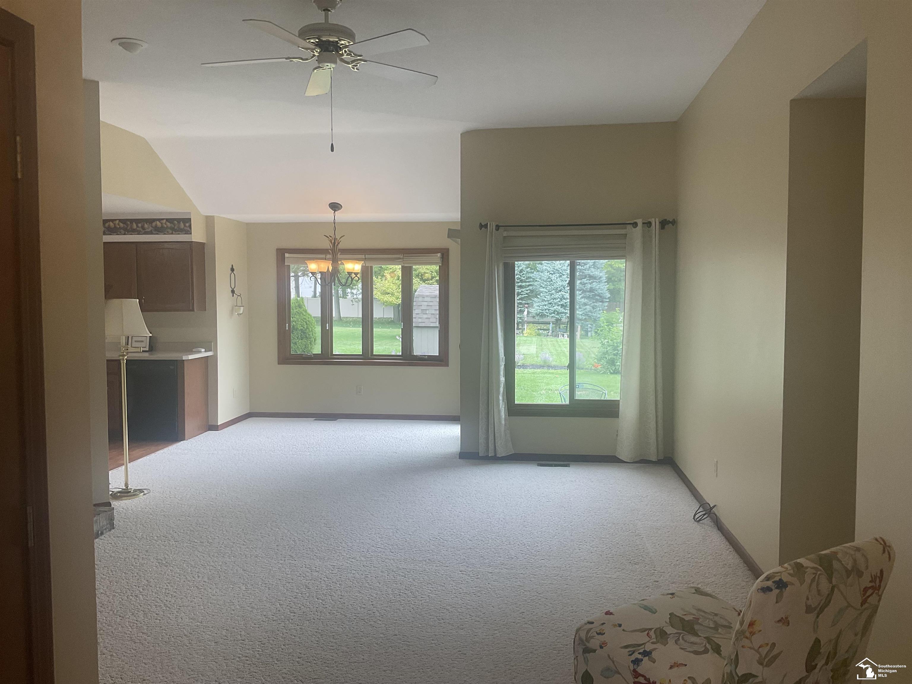 1704 W Fredericks Drive