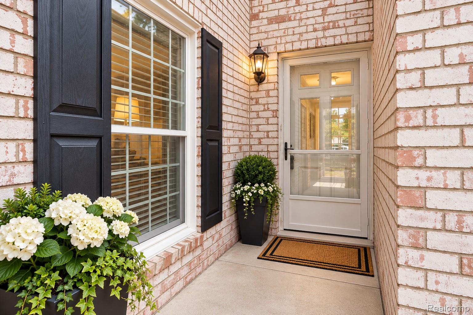171 Manor Way 146