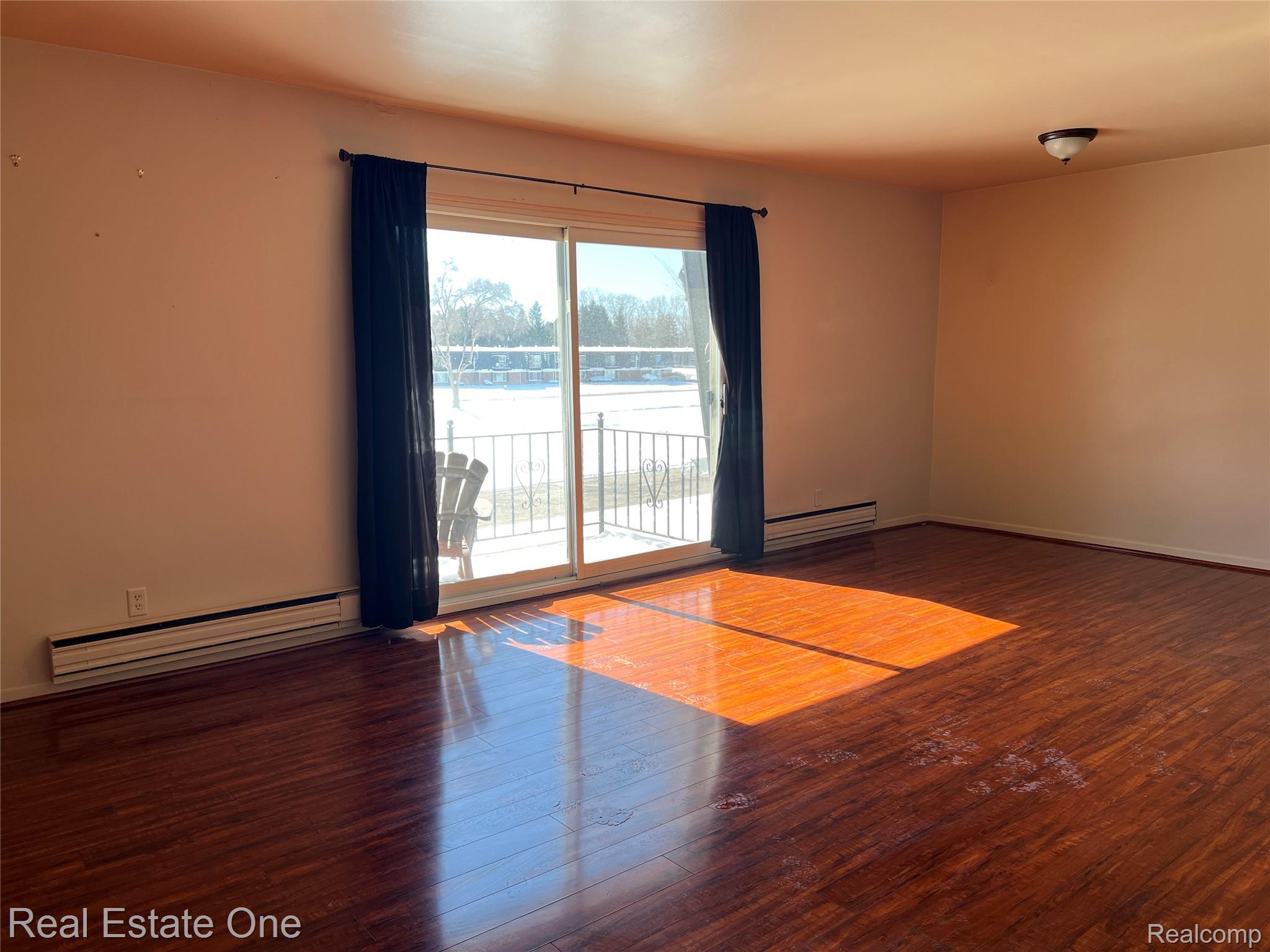 1868 Colonial Village Way 4