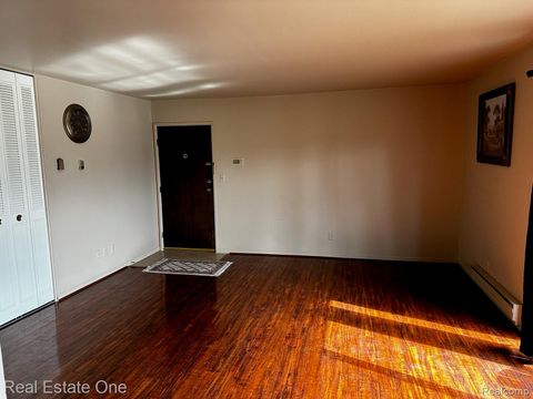 Tiny photo for 1868 Colonial Village Way #4, Waterford Charter Township, MI 48328 (MLS # 20261016611)