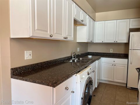 Tiny photo for 1868 Colonial Village Way #4, Waterford Charter Township, MI 48328 (MLS # 20261016611)