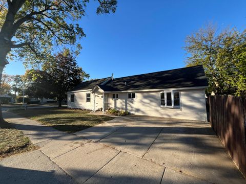 Photo of 9000 Beatrice Street, Livonia City, MI 48150 (MLS # 81025053475)
