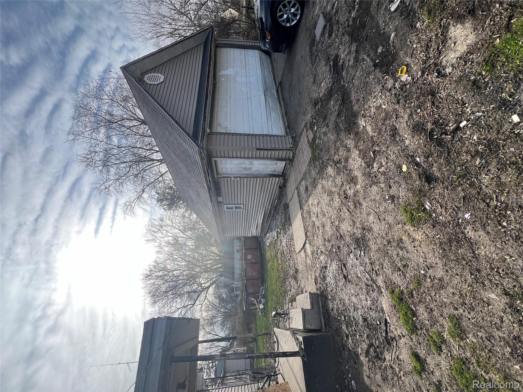 1129 Huron Street